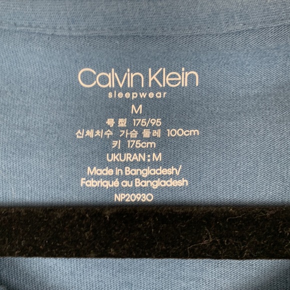 Calvin Klein sleepwear tee shirt size medium. Blue colored. - Picture 4 of 5